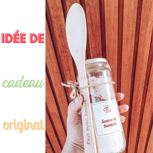 spatule en bois gravée